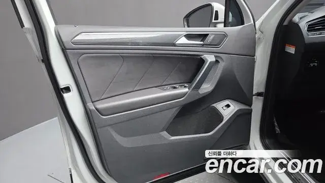 Volkswagen Tiguan 2021 — Şəkil 34/34