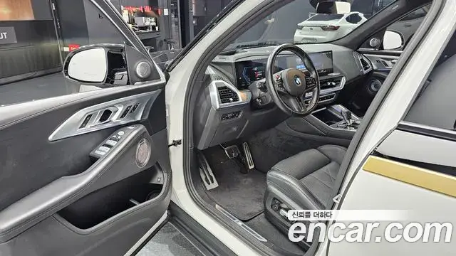 BMW XM 2023 — Фото 10/20