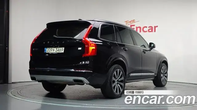 Volvo XC90 2021 — Фото 1/20