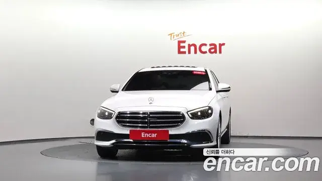 Mercedes-Benz E-Class 2021 — Фото 3/20