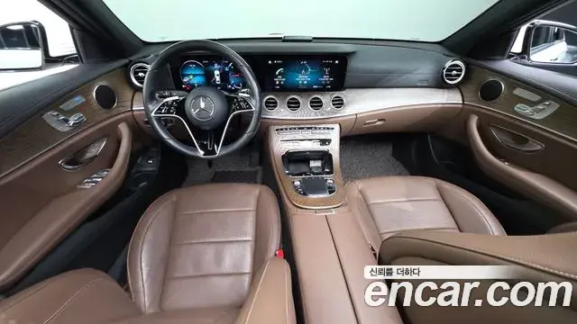 Mercedes-Benz E-Class 2021 — Фото 7/20