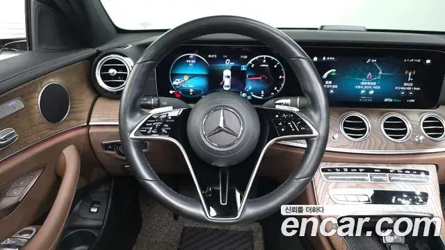 Mercedes-Benz E-Class 2021 — Фото 13/20