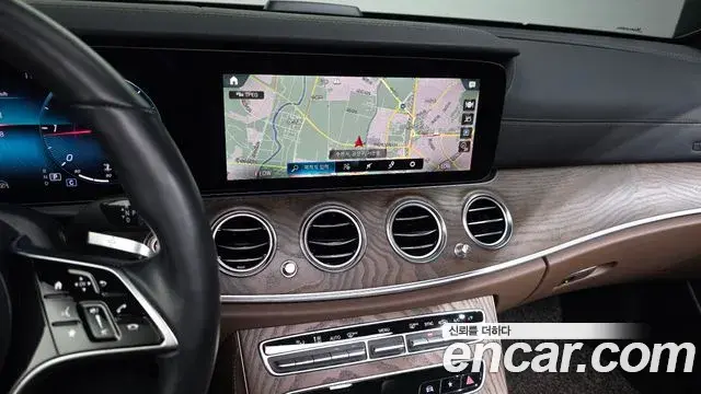 Mercedes-Benz E-Class 2021 — Фото 15/20