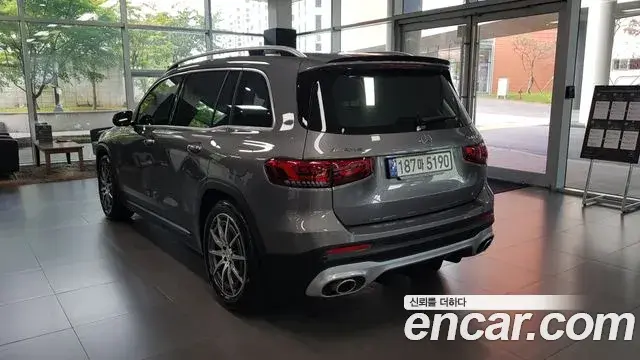 Mercedes-Benz GLB-Class 2023 — Фото 1/18
