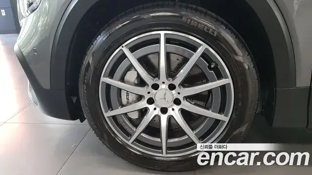 Mercedes-Benz GLB-Class 2023 — Фото 4/18