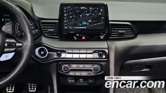 Hyundai Veloster 2021 — Фото 19/20