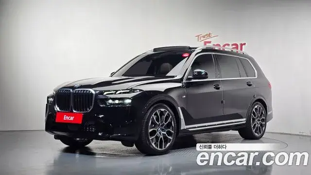 BMW X7 2025 — Фото 1/20