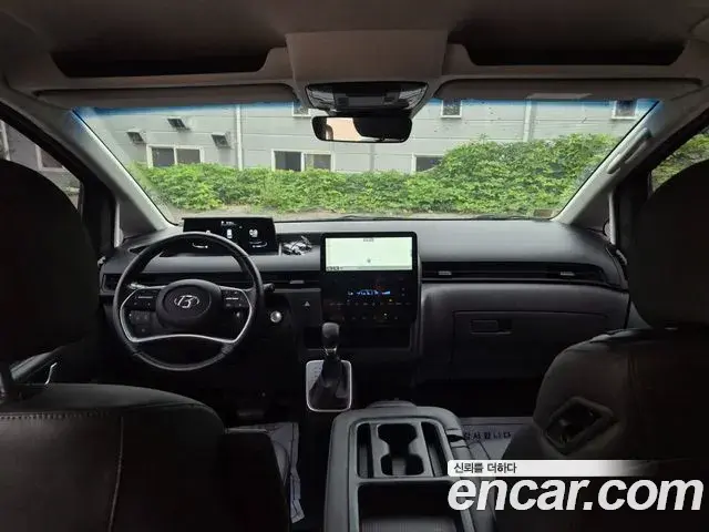 Hyundai Staria 2025 — Фото 6/20