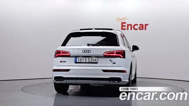 Audi Q5 2020 — Фото 4/20