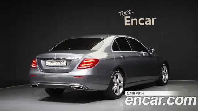 Mercedes-Benz E-Class 2018 — Фото 2/20