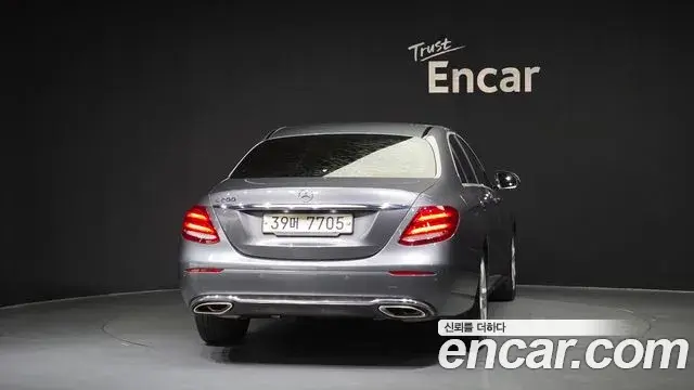 Mercedes-Benz E-Class 2018 — Фото 4/20