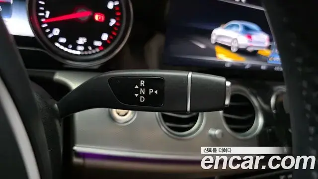 Mercedes-Benz E-Class 2018 — Фото 9/20