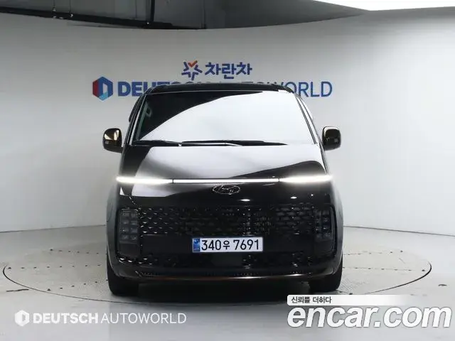 Hyundai Staria 2023 — Фото 2/20