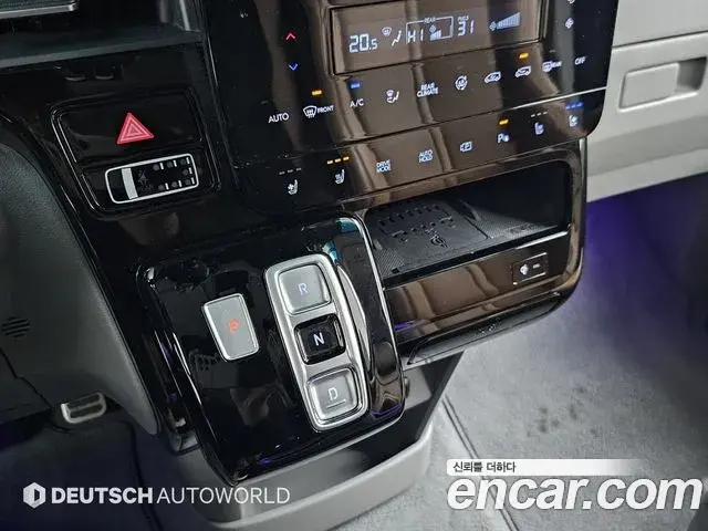 Hyundai Staria 2023 — Фото 7/20