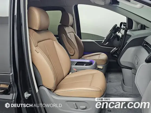Hyundai Staria 2023 — Фото 8/20