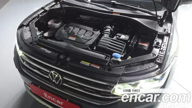 Volkswagen Tiguan 2023 — ფოტო 12/20