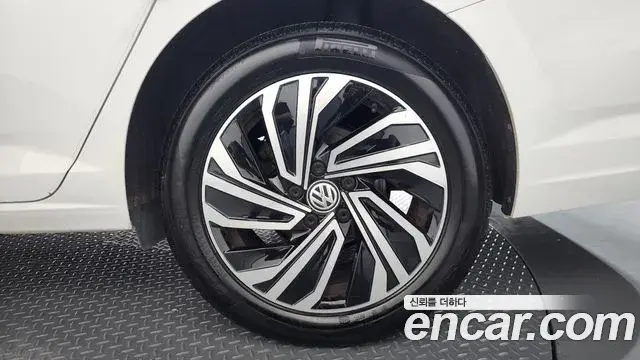 Volkswagen Jetta 2021 — Şəkil 12/35