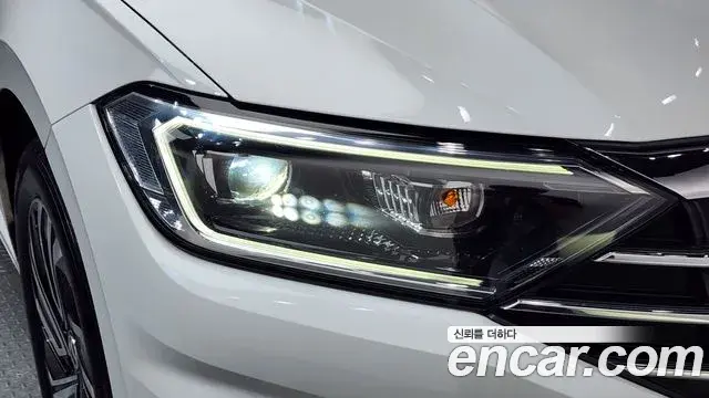 Volkswagen Jetta 2021 — Şəkil 31/35