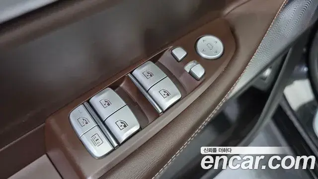 BMW 7 Series 2018 — Фото 13/20
