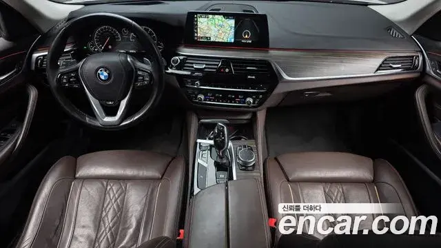 BMW 5 Series 2018 — Фото 6/20