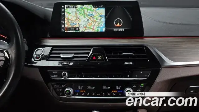 BMW 5 Series 2018 — Фото 13/20