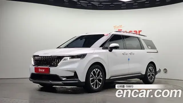 Kia Carnival 2021 — Фото 1/20