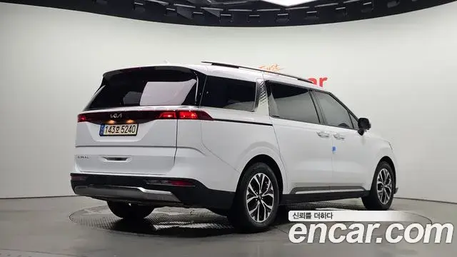 Kia Carnival 2021 — Фото 2/20