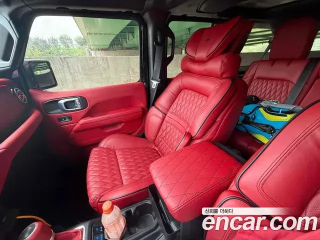 Jeep Wrangler 2021 — Фото 6/11