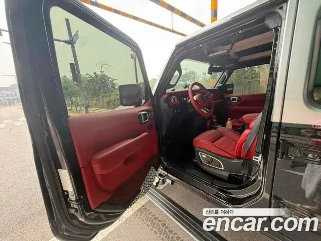 Jeep Wrangler 2021 — Фото 8/11
