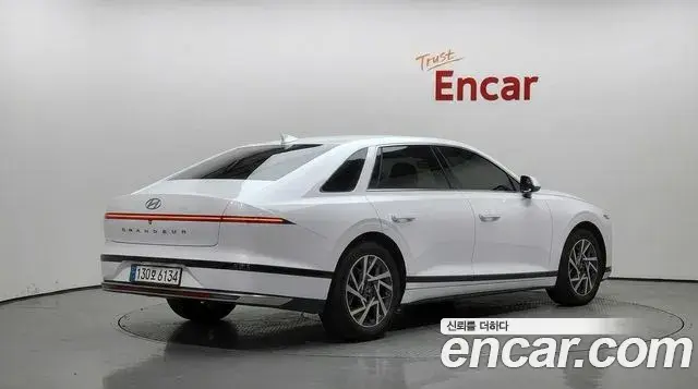 Hyundai Grandeur 2023 — Фото 2/20