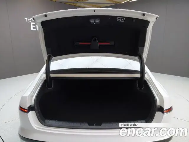 Hyundai Grandeur 2023 — Фото 17/20