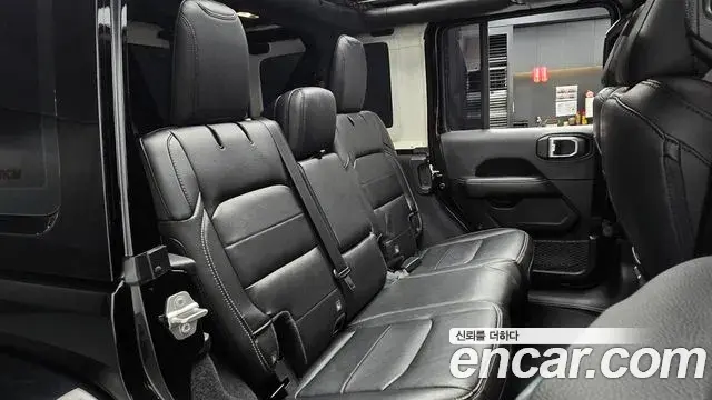 Jeep Wrangler 2022 — Фото 11/20