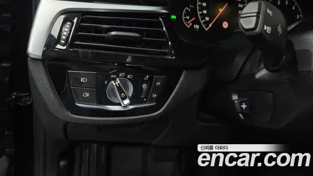 BMW 5 Series 2019 — Фото 16/20
