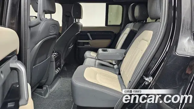 Land Rover Defender 2021 — Фото 12/20