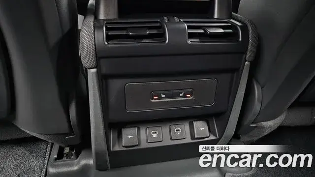 Land Rover Defender 2021 — Фото 19/20