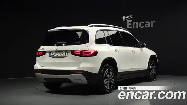 Mercedes-Benz GLB-Class 2021 — Фото 2/20