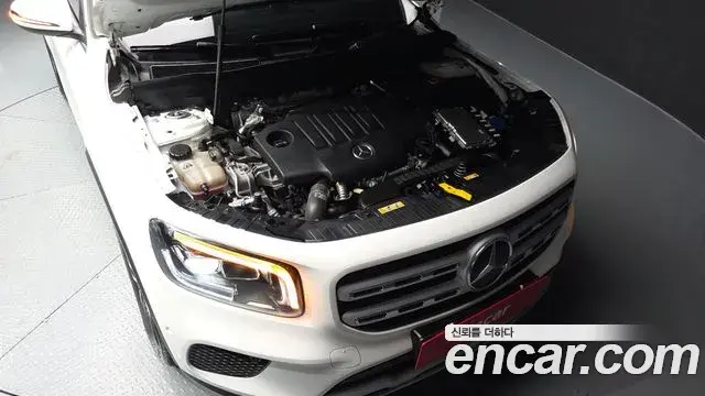 Mercedes-Benz GLB-Class 2021 — Фото 6/20