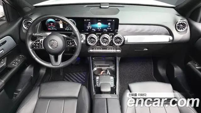 Mercedes-Benz GLB-Class 2021 — Фото 7/20