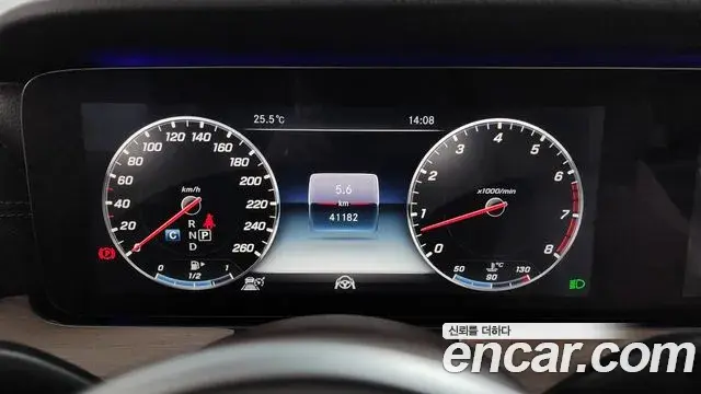 Mercedes-Benz E-Class 2019 — Фото 8/20