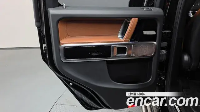 Mercedes-Benz G-Class 2019 — Photo 12/38