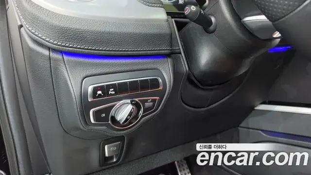 Mercedes-Benz G-Class 2019 — Photo 36/38