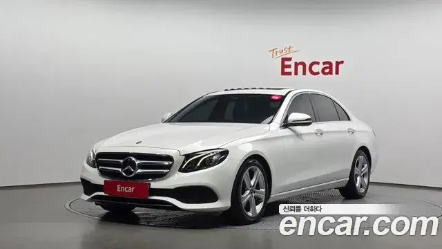 Mercedes-Benz E-Class 2018 — Фото 1/20