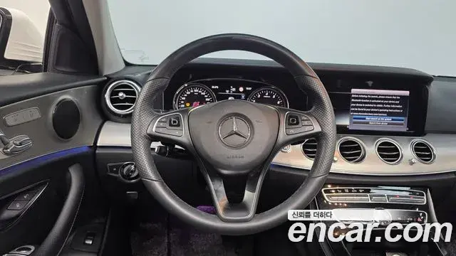 Mercedes-Benz E-Class 2018 — Фото 13/20