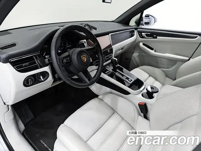 Porsche Macan 2023 — Фото 18/20