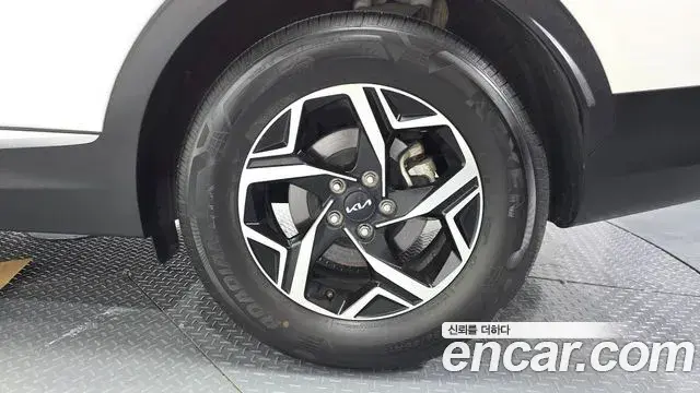 Kia Sportage 2021 — Şəkil 14/31