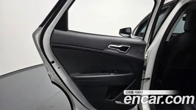 Kia Sportage 2021 — Şəkil 28/31