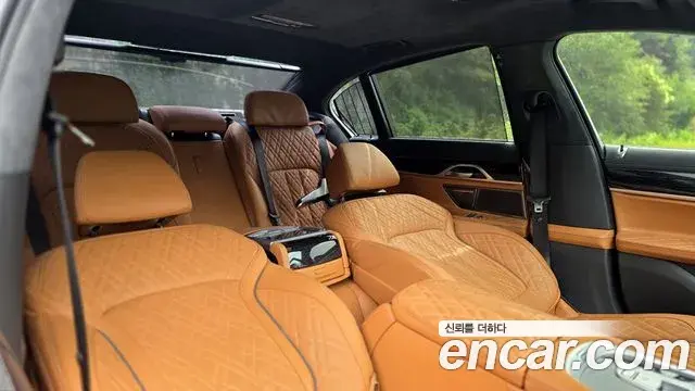 BMW 7 Series 2020 — Фото 13/20