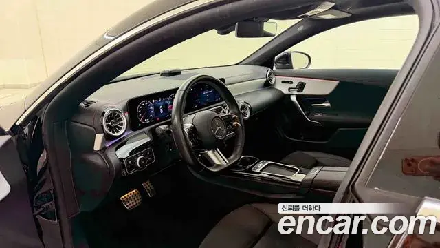 Mercedes-Benz CLA-Class 2025 — Фото 12/20