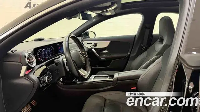 Mercedes-Benz CLA-Class 2025 — Фото 17/20