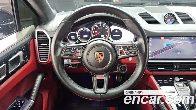 Porsche Cayenne 2020 — Фото 13/20